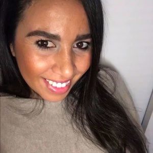 Meet your Posher, Rita